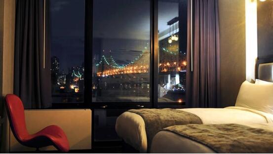NYC hotels's sliding windows